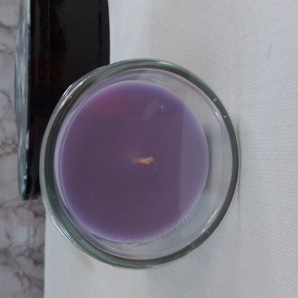 Airwick lavender, Shaker Hill Bayberry Candles with heart Shaped storage box - Picture 3 of 16